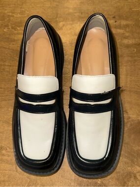 Peche Black and White Leather Penny Loafers